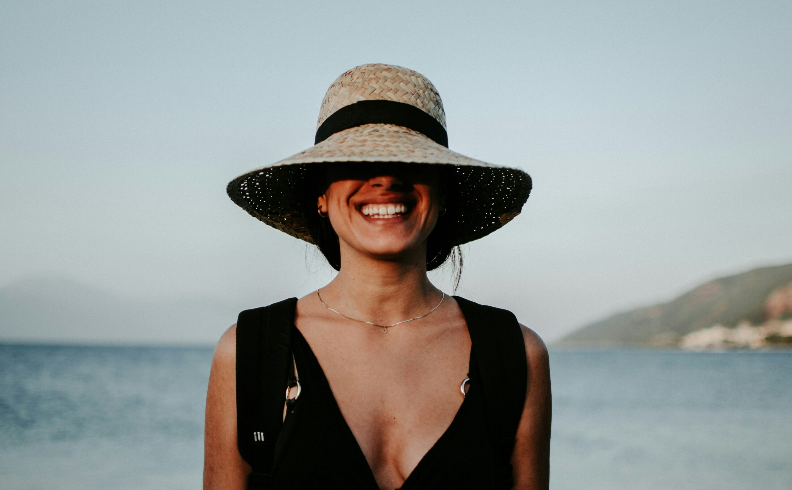 All-on-4 Dental Implants vs. Traditional Dentures: Cost, Comfort, and Care Compared